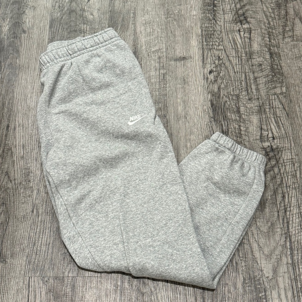 Nike Club Fleece sweatpants